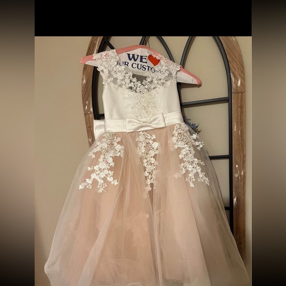 Blush and white flower girl dress - 4t - Picture 4 of 4